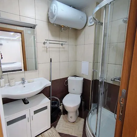 Elegant Ground-floor With Covered Terrace And Direct Access To Nature Apartmán Pamporovo