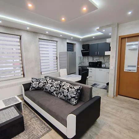 Apartmán Elegant Ground-floor With Covered Terrace And Direct Access To Nature Pamporovo