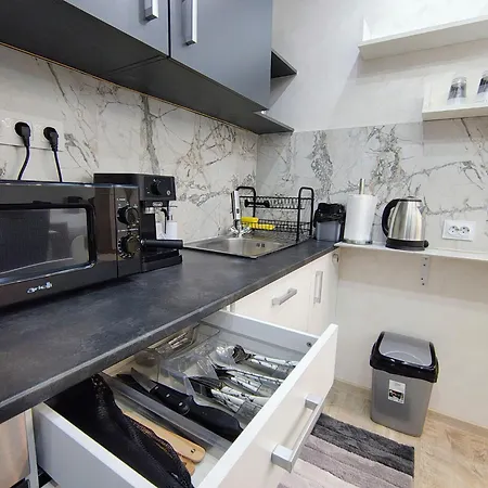Elegant Ground-floor With Covered Terrace And Direct Access To Nature Apartmán *