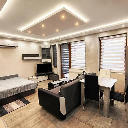 Elegant Ground-floor With Covered Terrace And Direct Access To Nature Apartmán *