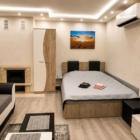 Elegant Ground-floor With Covered Terrace And Direct Access To Nature *