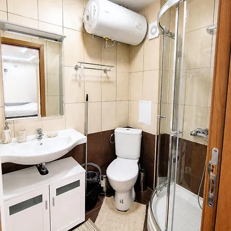 Elegant Ground-floor With Covered Terrace And Direct Access To Nature Apartmán
